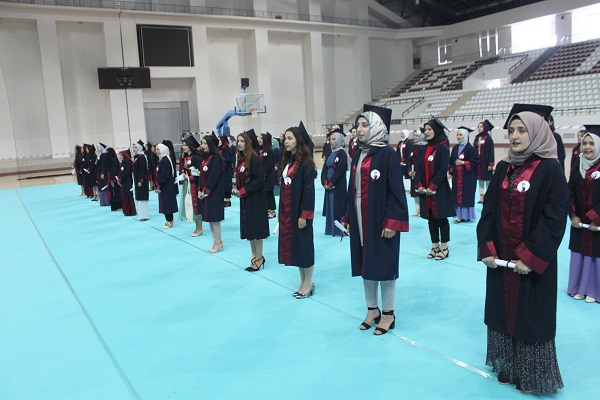 universitemiz-saglik-bilimleri-fakultesi-beslenme-ve-diyetetik-ile-ebelik-bolumleri-mezuniyet-toreni-yapildi-4143