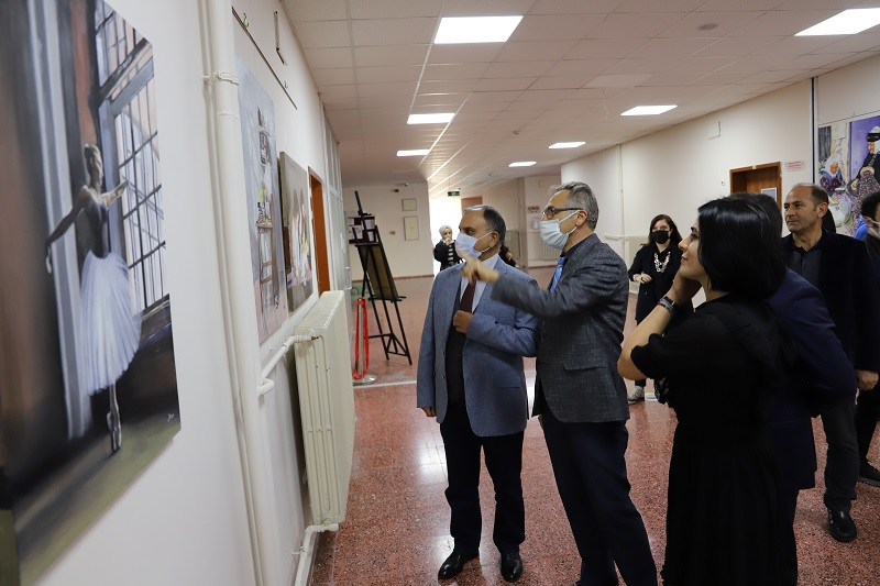 universitemizde-resim-sergisi-acildi-4562
