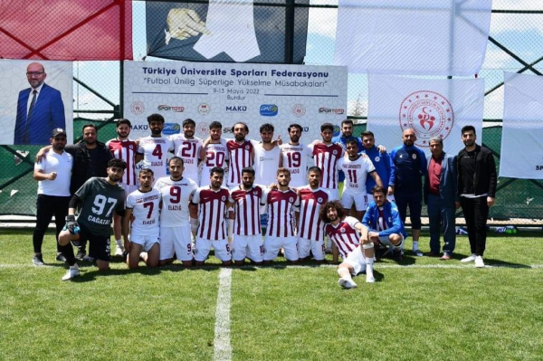 universitemiz-voleybol-ve-futbol-takimlari-super-ligde-4915