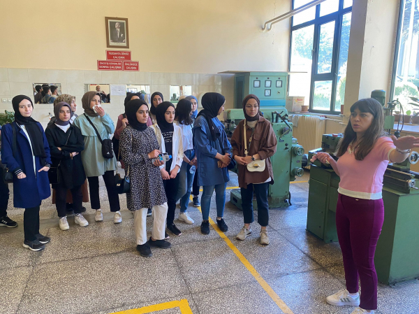 universitemiz-kovancilar-anadolu-lisesi-ogrencilerini-agirladi-4973