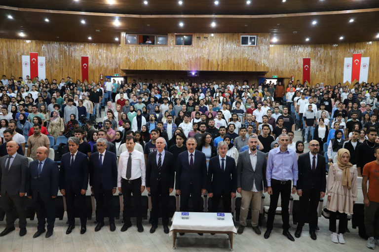 universitemizde-1-sinif-ogrencilerine-yonelik-oryantasyon-programi-duzenlendi-5173
