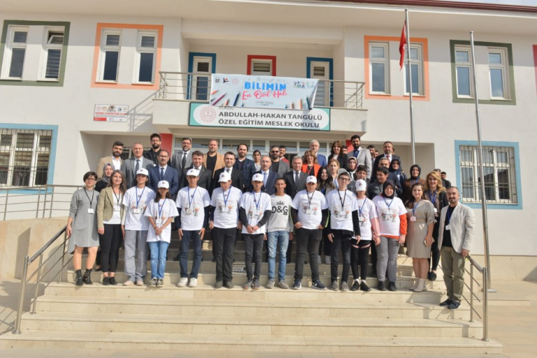 elazigda-bilimin-en-ozel-hali-projesi-hayata-gecirildi-5216