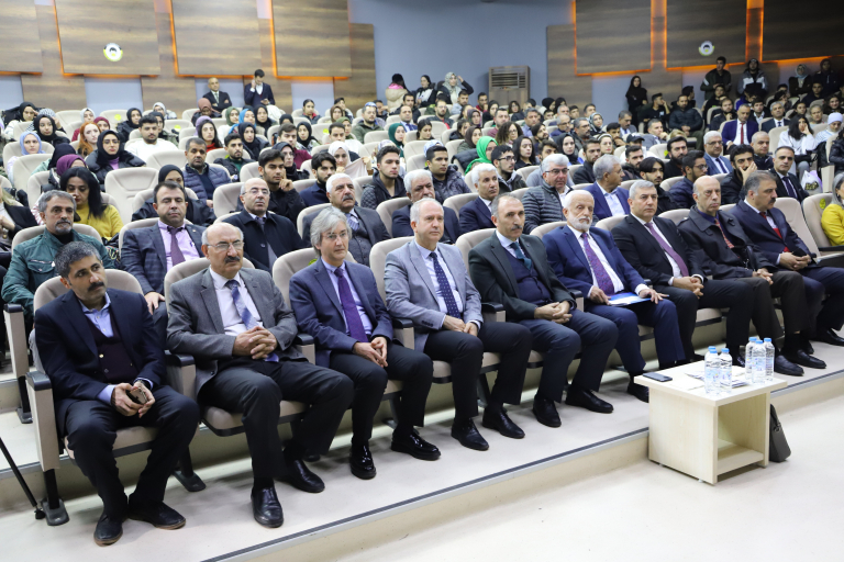 universitemizde-aliya-izzetbegovicin-bagimsizlik-mucadelesi-anlatildi-5239