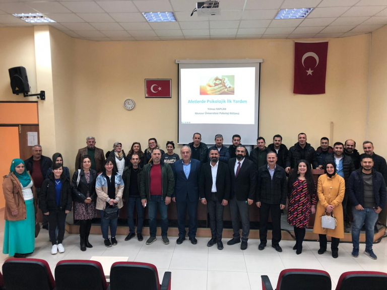 yuksek-lisans-ogrencilerine-afet-sonrasi-psikolojik-ilk-yardim-egitimi-duzenlendi-5266
