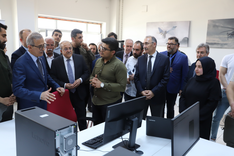 universitemiz-ile-tusas-isbirliginde-bilisim-ve-dijital-arastirmalar-laboratuvari-kuruldu-5505