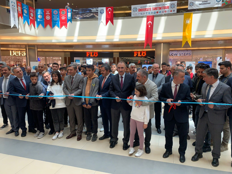 universitemiz-malatyada-duzenlenen-universite-tanitim-fuarina-katildi-5514