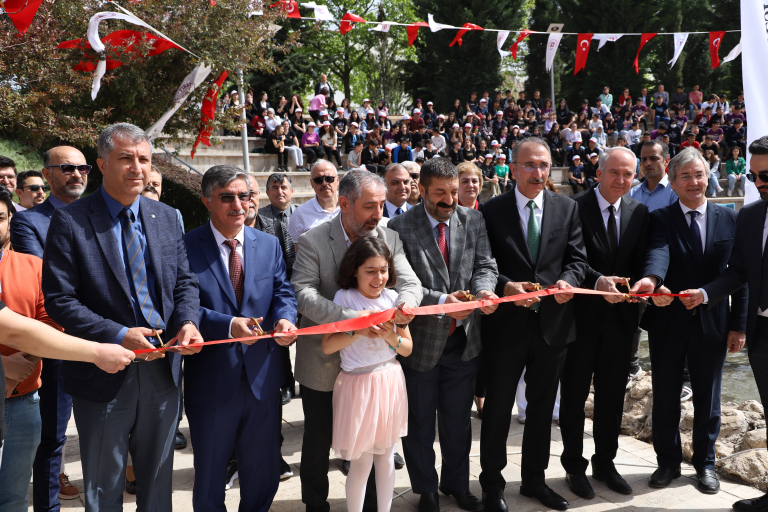 aub-tanitim-ve-tercih-fuari-universitemiz-ev-sahipliginde-elazigda-gerceklestirildi-5516