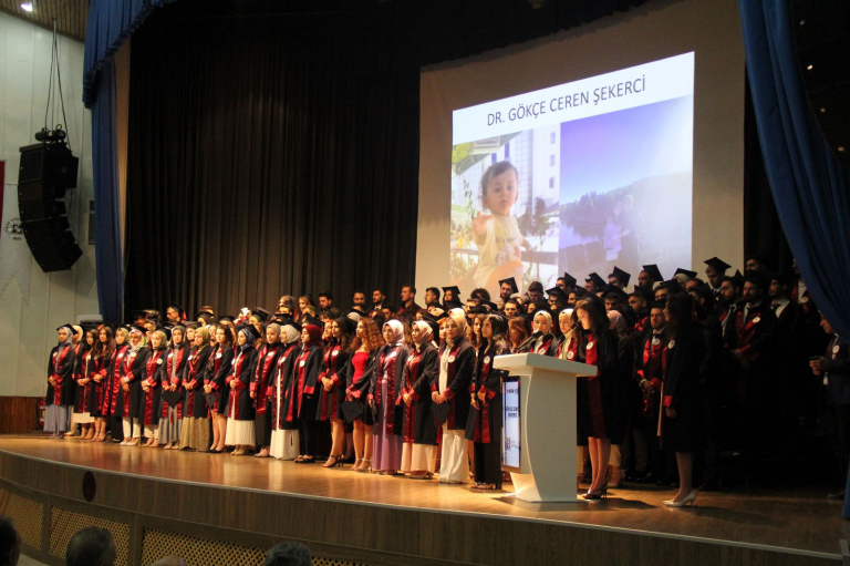 universitemiz-tip-iletisim-veteriner-iktisadi-ve-idari-bilimler-spor-bilimleri-ile-su-urunleri-fakulteleri-mezuniyet-torenleri-yapildi-5572