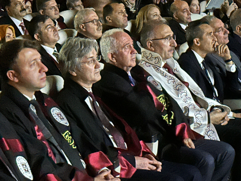 depremde-hayatini-kaybeden-ogrenciler-anildi-davetliler-duygusal-anlar-yasadi-5573