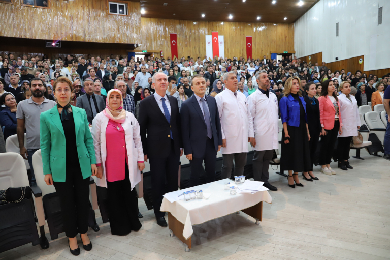 universitemiz-tip-fakultesi-ogrencileri-beyaz-onluklerini-giydi-5722