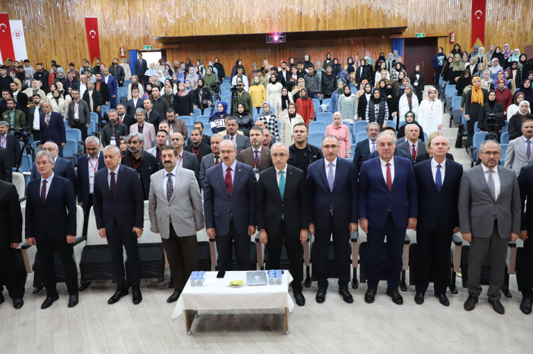 universitemiz-de-islam-ve-medeniyet-3-uluslararasi-sempozyumu-yapildi-5733