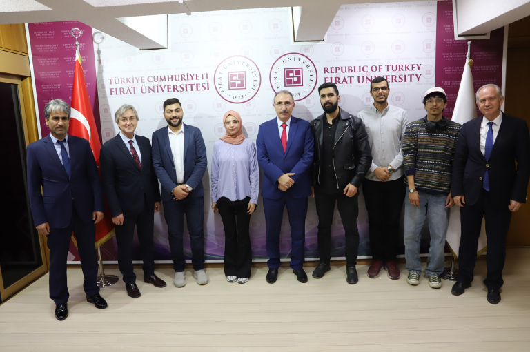 rektorumuz-prof-dr-goktas-filistinli-ogrencileri-makaminda-agirladi-5791