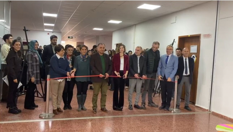 egitim-fakultesinde-ogretim-materyalleri-sergisi-acildi-5930