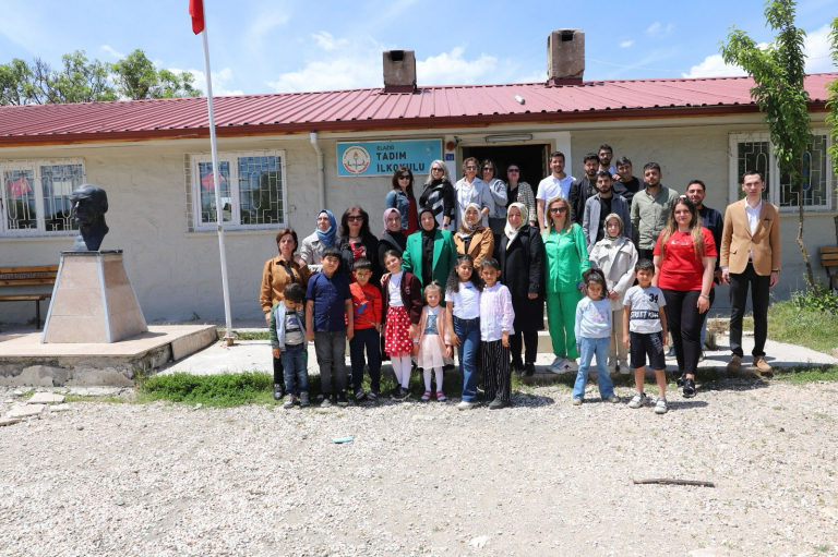 universitemizden-koy-okuluna-destek-6119