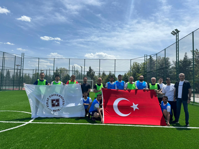 rektor-prof-dr-goktas-ogrencilerin-futbol-maci-teklifine-kayitsiz-kalmadi-6154