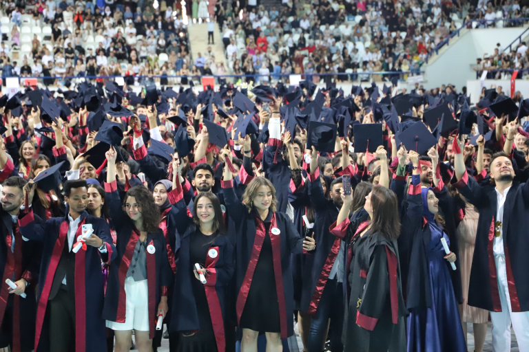 universitemizde-binlerce-ogrenci-mezun-oldu-6276