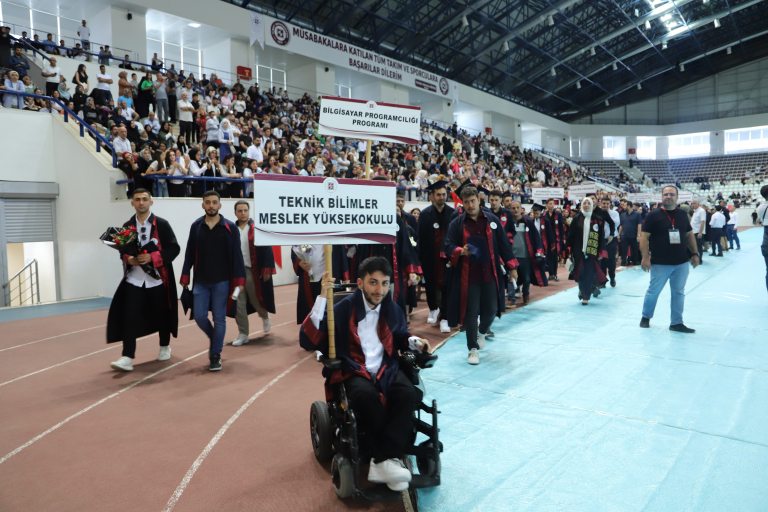universitemiz-meslek-yuksekokullari-icin-mezuniyet-toreni-duzenlendi-6277