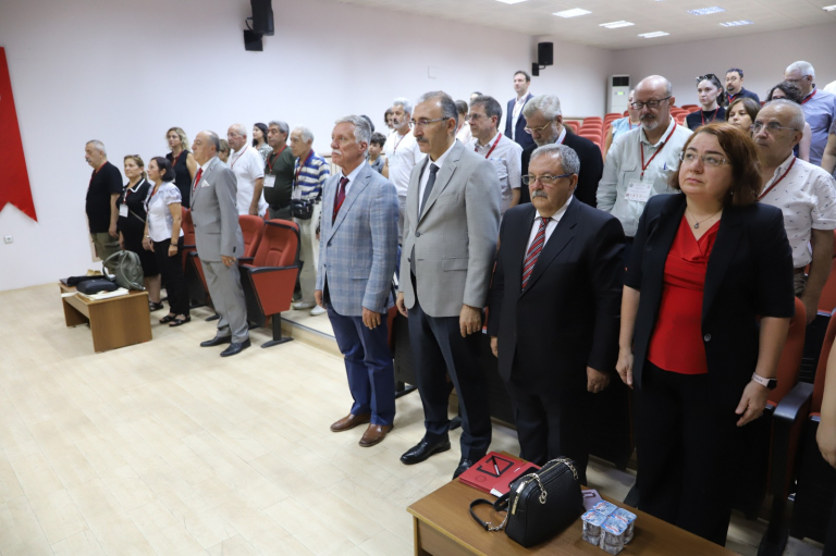 universitemiz-25-paleontoloji-stratigrafi-calistayina-ev-sahipligi-yapti-6349