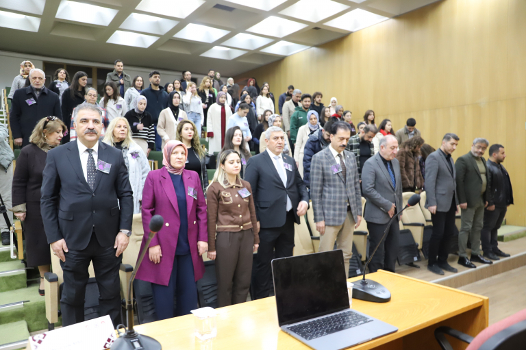 universitemizde-tarih-hukuk-ve-psikoloji-perspektifinden-kadina-yonelik-siddet-konulu-panel-duzenlendi-7137