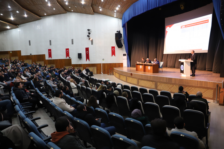 rektor-prof-dr-goktas-akademik-personelle-bir-araya-geldi-7208