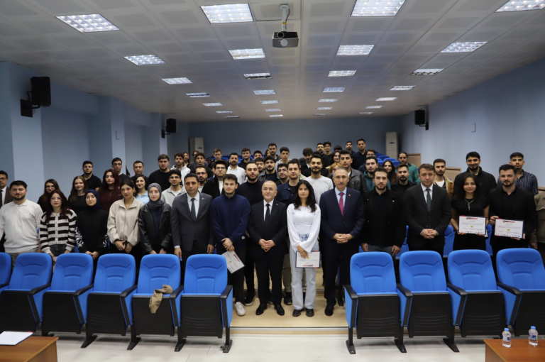 turkiye-siber-vatan-programini-tamamlayan-ogrencilere-sertifika-verildi-7317