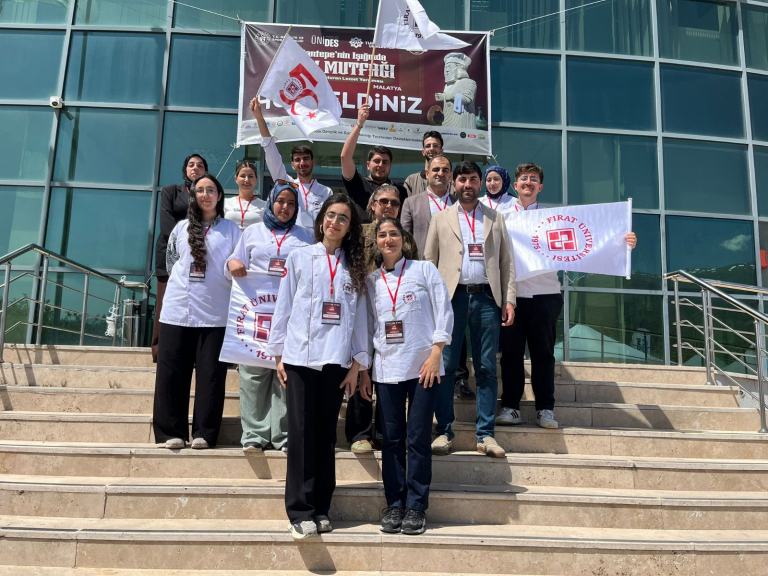 universitemiz-ogrencilerinden-yemek-yarismasinda-buyuk-basari-7412