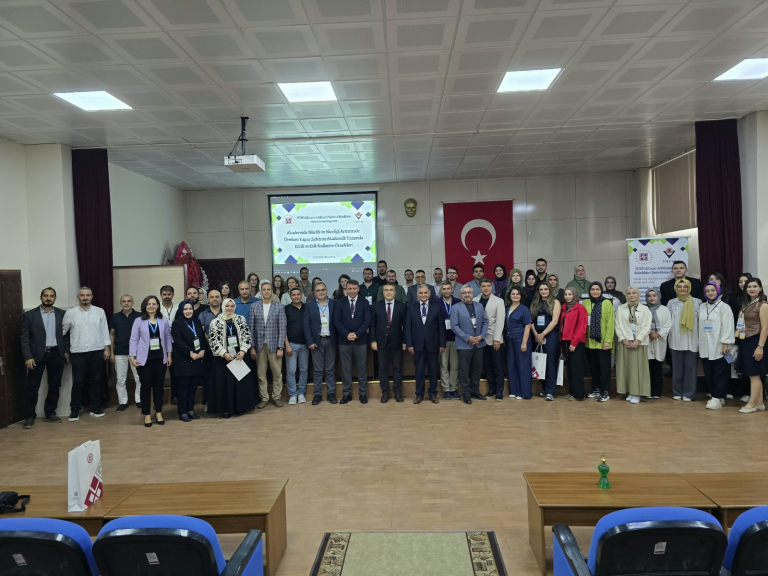 universitemizde-uretken-yapay-zeka-ve-nitelikli-akademik-yazim-egitimi-gerceklestirildi-7593