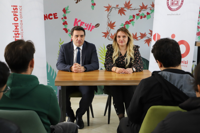 universitemizde-bilim-kafe-etkinligi-duzenlendi-7626
